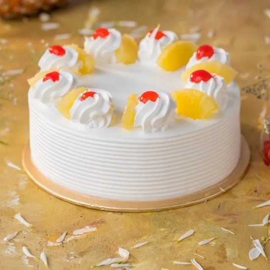2Lbs PIneapple Cream Cake from Hobnob 2Lbs PIneapple Cream Cake from Hobnob